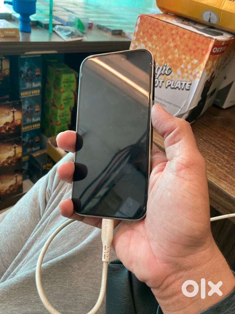 Iphone 14 pro 256 gb white colour