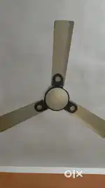4 ceiling fans, 2 Small ceiling fans
