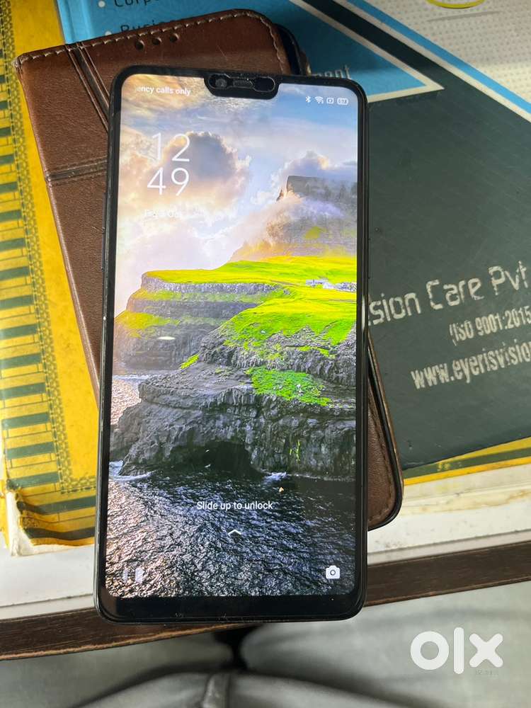 OPPO F 7 , 4GB / 64 GB , 25mp front,  16mp rear