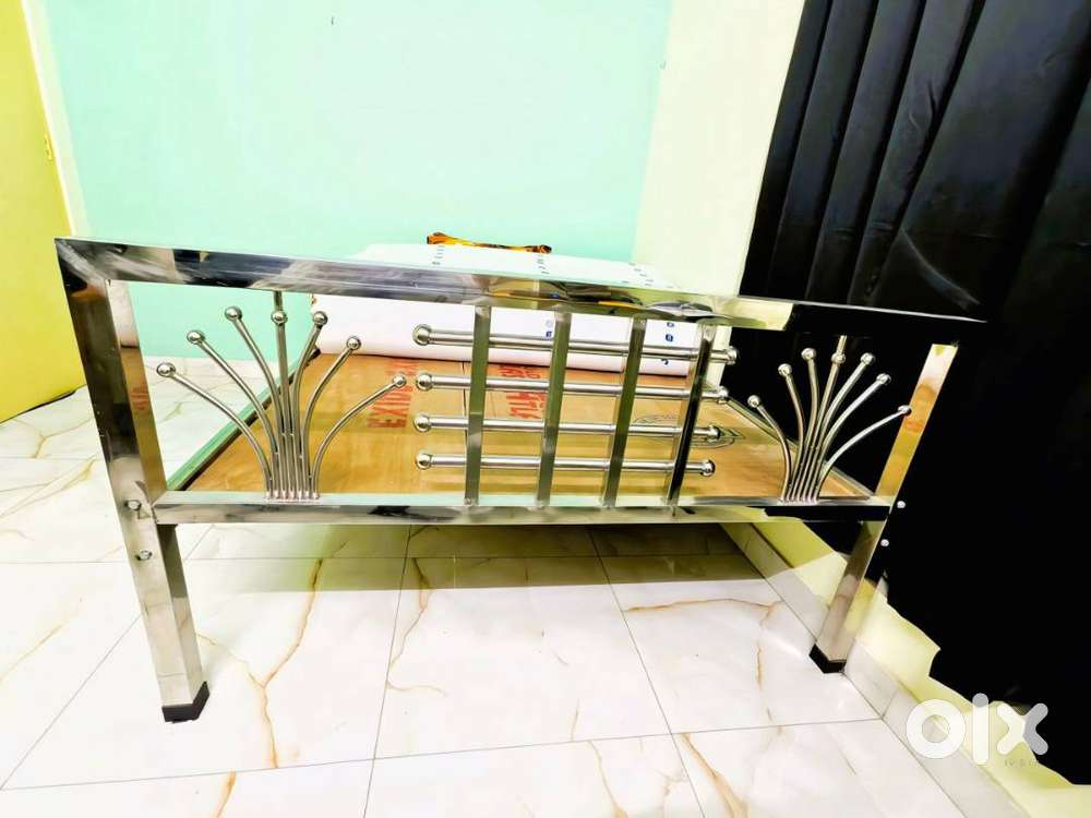 Steel Queen Size Steel Bed Size 5ft * 7ft Bed in awesome condition