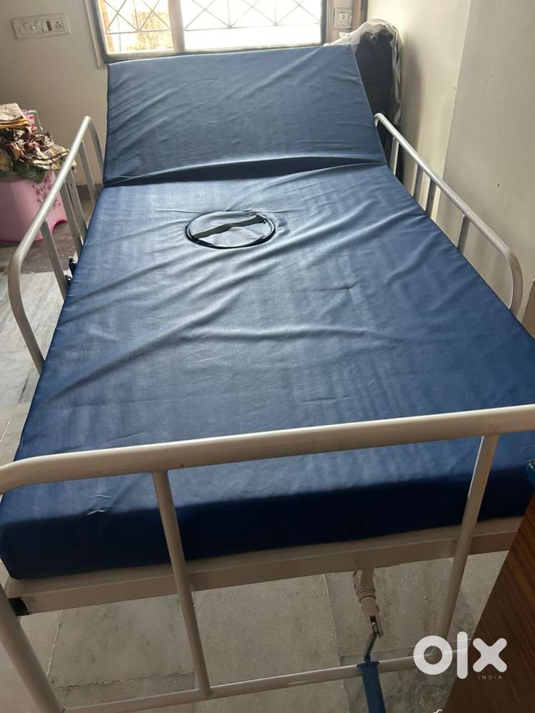 Hospital patient bed