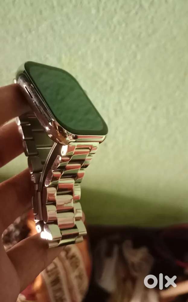 Noise version 3 smartwatch