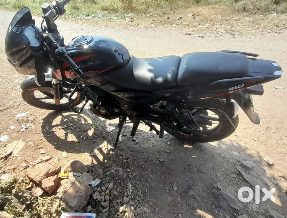 गाड़ी बेचना है गाडी की कंडीशन अच्छी है