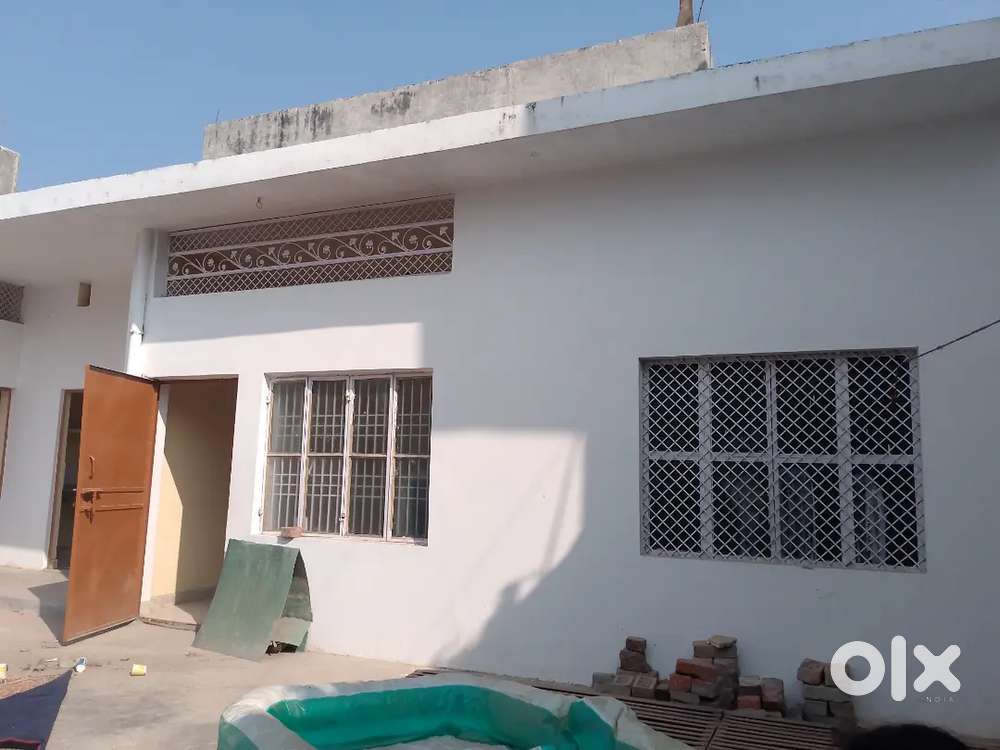 Independent 2 bedroom kitchen with toilet