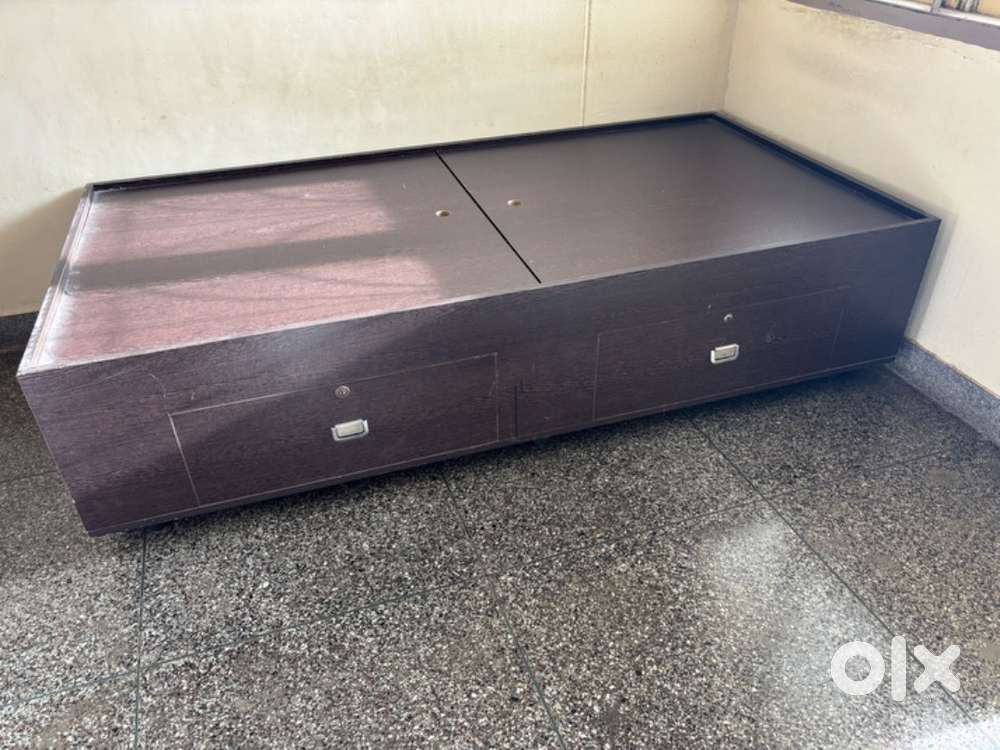 Single bed with big storage compartment + premium mattress + 2 covers