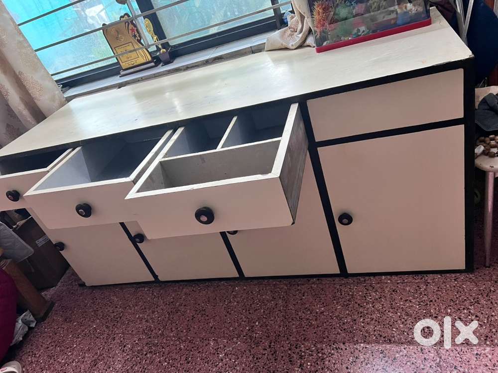 Wooden colset  kitchenPurpose and table