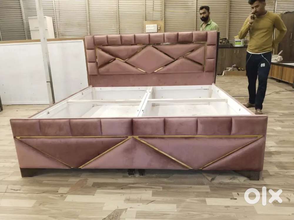 Fm furniture house डिज़ाइनर बेड बाजार से आदि कीमत पर