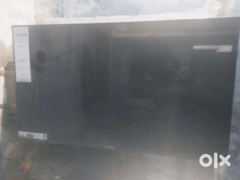 LG TV UHD.    WEB. OS. NEW. 2 MONTHS ONLY TV