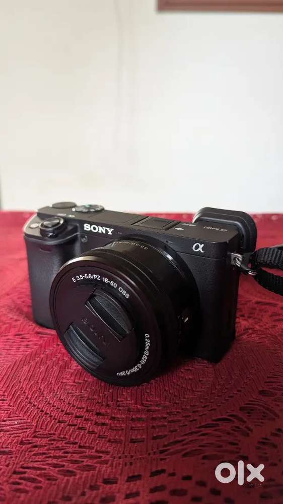 Sony a6400 with kit lens 16-50mm