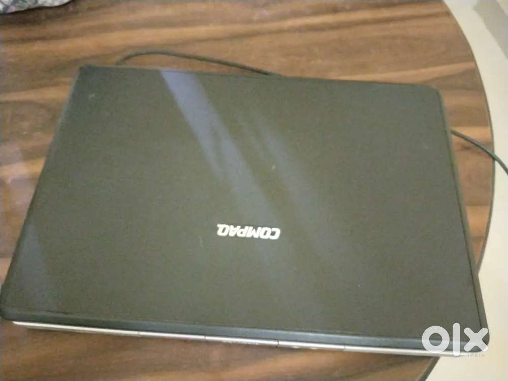 Compaq Lap Top, Presario V2000