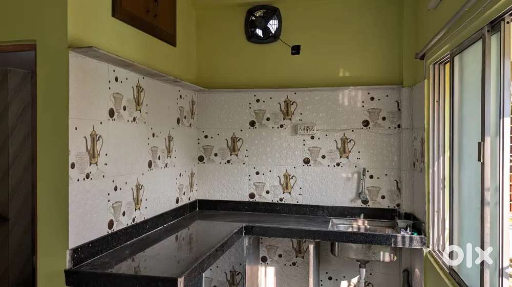 2BHK Flat for Rent – Spacious, Sunlit & Semi-Furnished