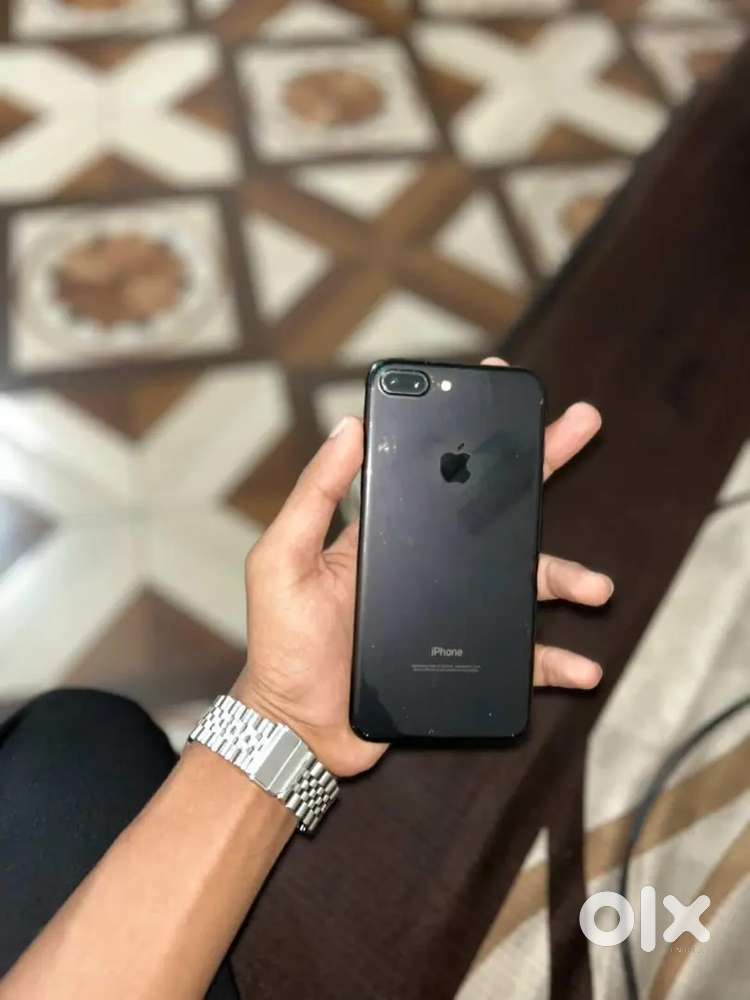 I phone 7+        128GB