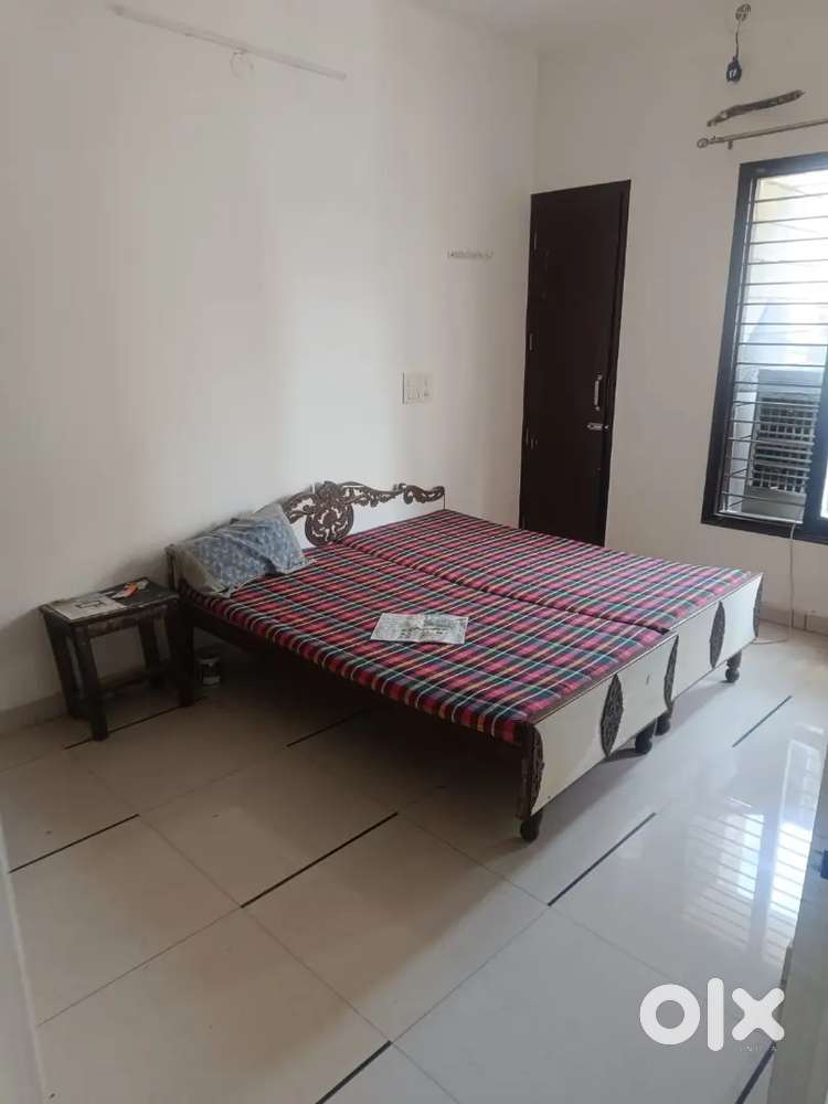 Pg for working male single twin sharing both avlbl