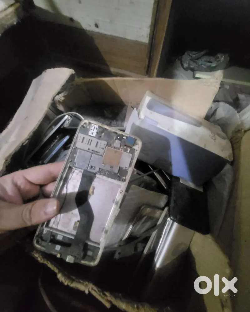 Broken phones kabad ke daam