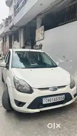 Ford Figo 2010 Petrol 137000 Km Driven