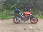 Very well maintained Duke 390 BS4 with accessories worth 30K