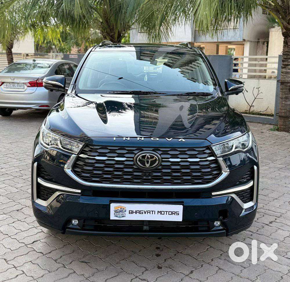 Toyota Innova Hycross, 2023, Petrol