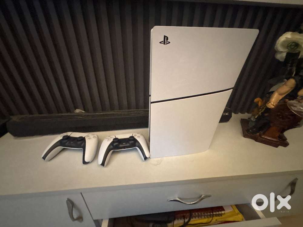 PS 5 With 2 remotes