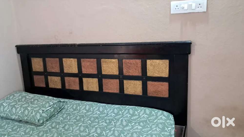 Wood Bed New