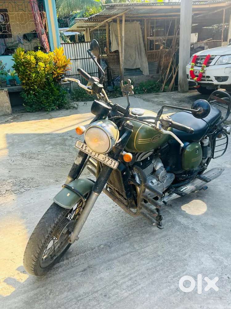 JAWA 42 COMFORTABLE AND GREAT AS A CAFE RACER.