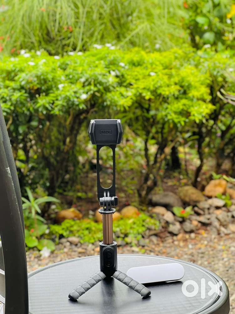 Gimbal for Phones with LED Fill Light,single axis rotation(360 degree)