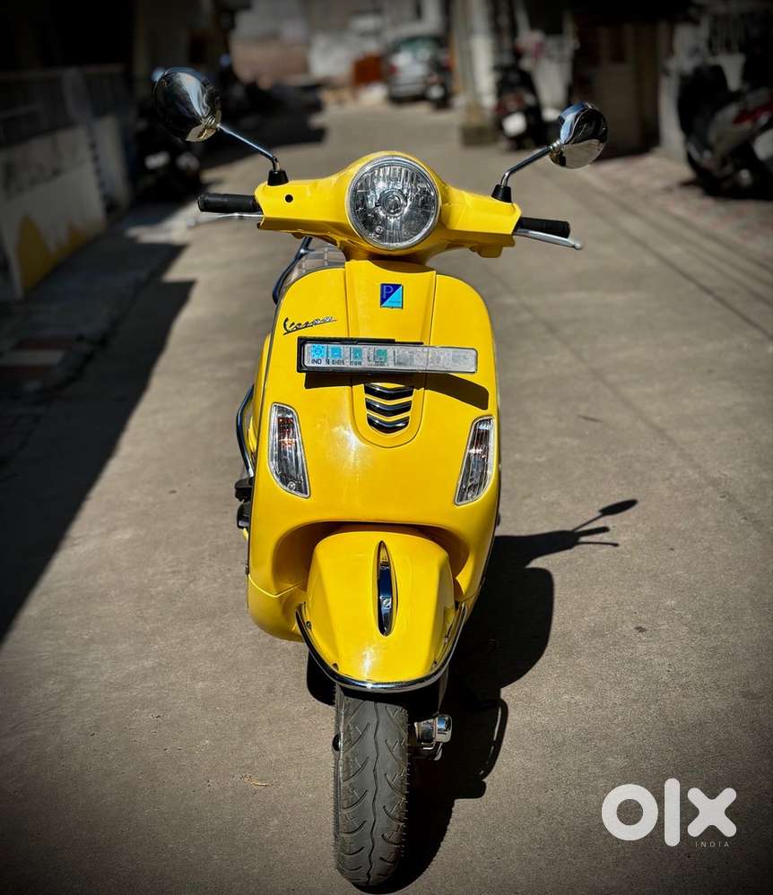 VESPA ZX (Yellow Colour)