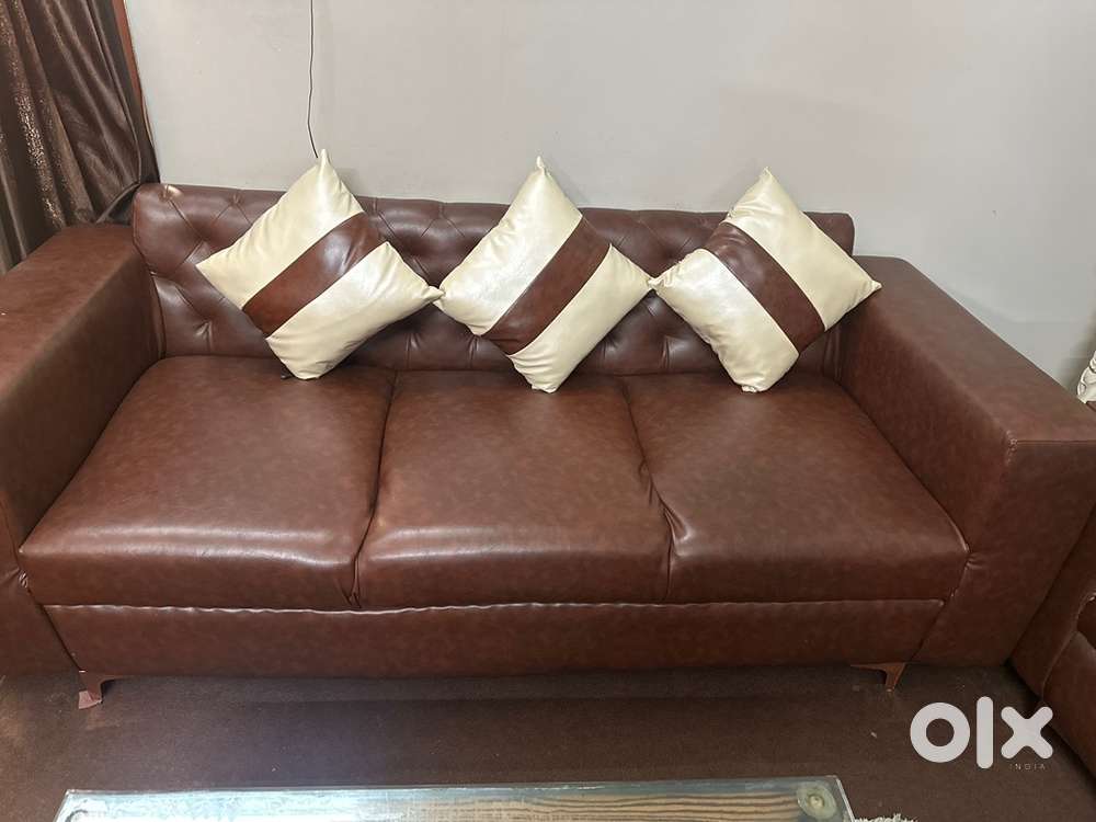 5 seater sofa with centre table