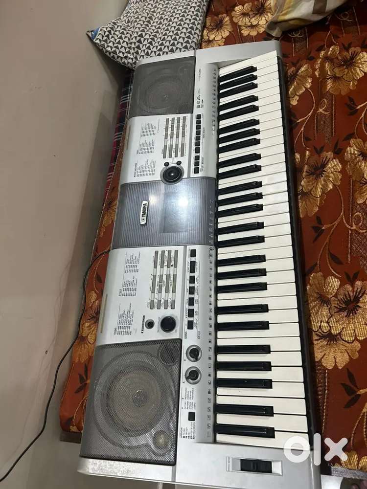 Yamaha keyboard i423 in best condition best quality