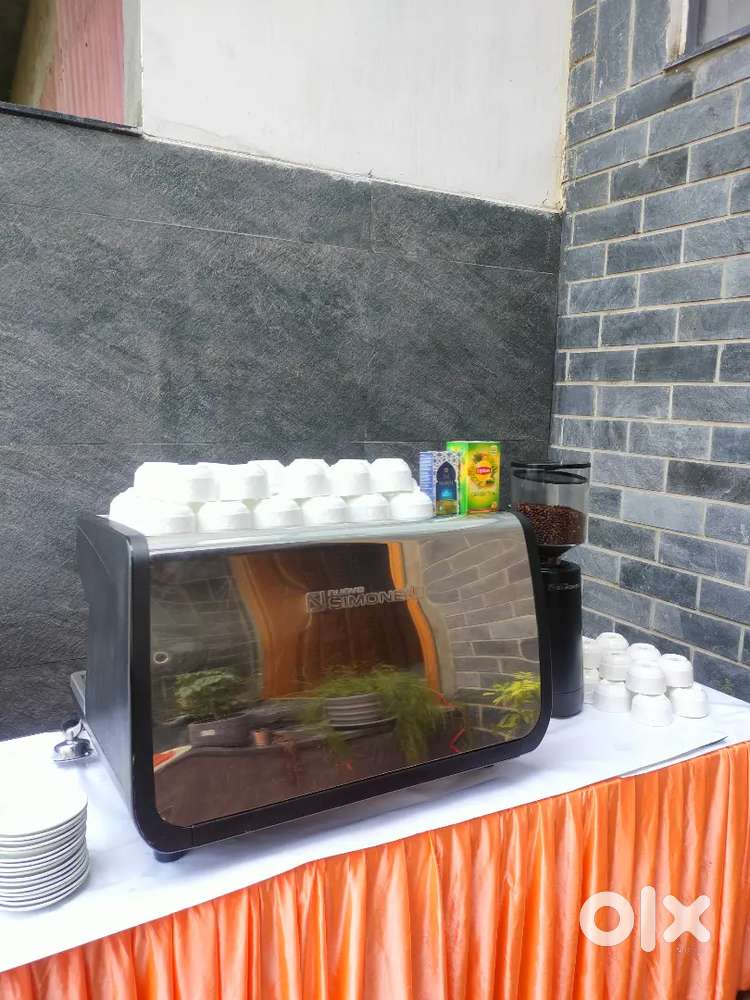 Italian coffee machine for Rent 6500
