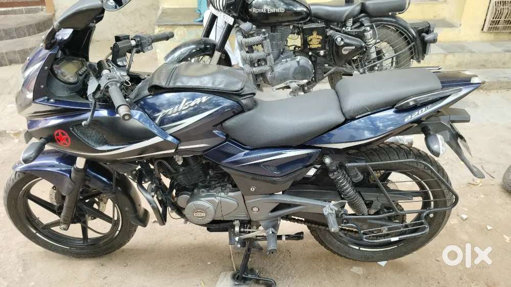 Bajaj pulsar 220f