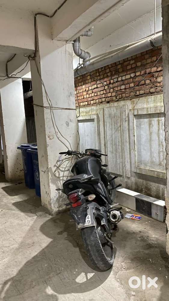 Fz good condition 2014 koi dikat nhi hai gadi me