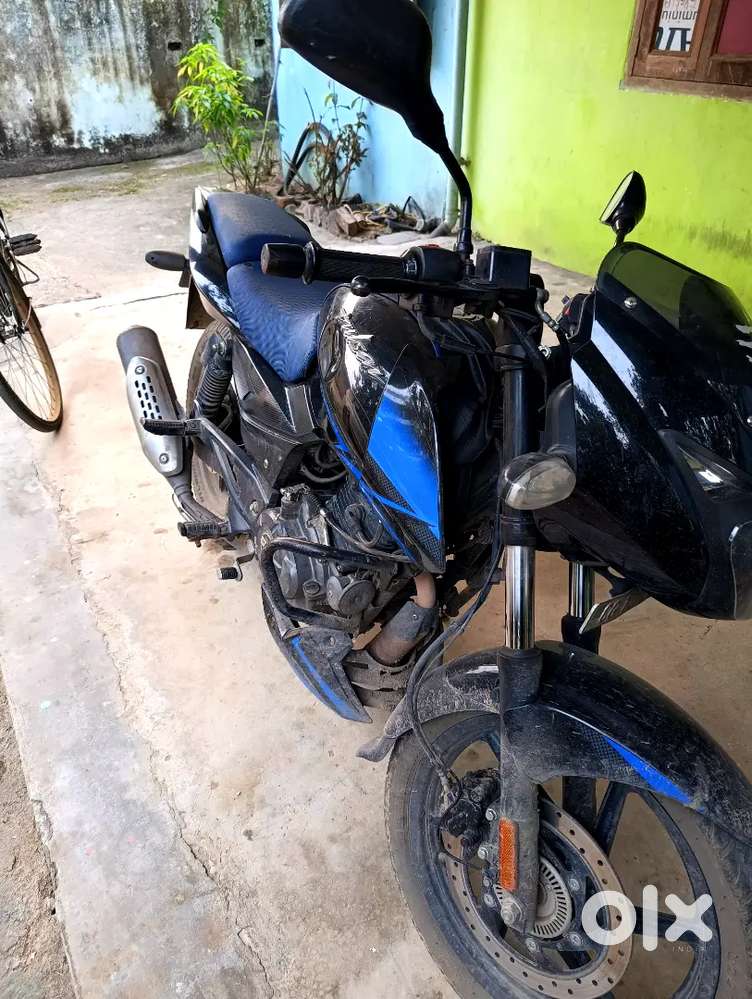 Bajaj pulsar 150 cc 2021 model one handed used besd condition