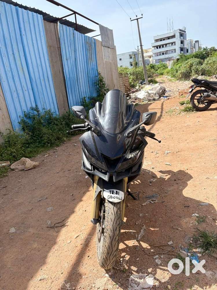 Yamaha R15 v3 black colour in good condition 36000 km driven