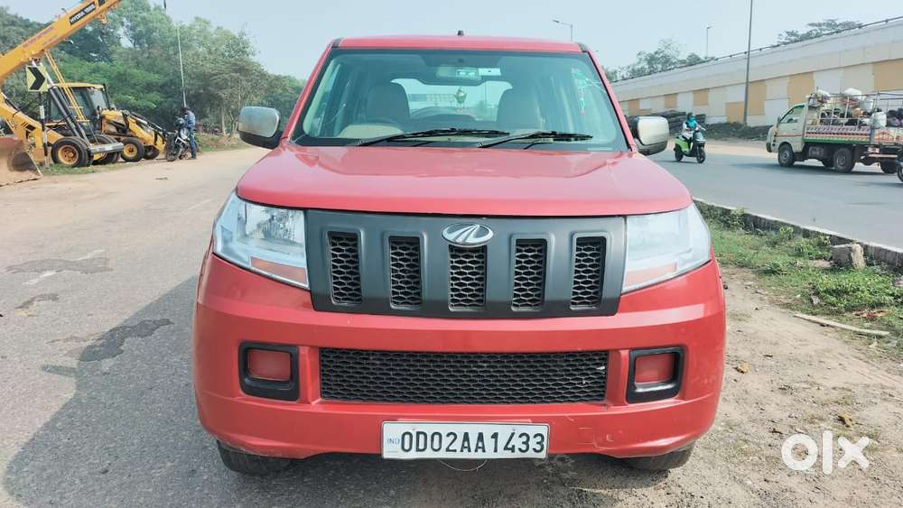 Mahindra TUV 300 T4 PLUS, 2016, Diesel