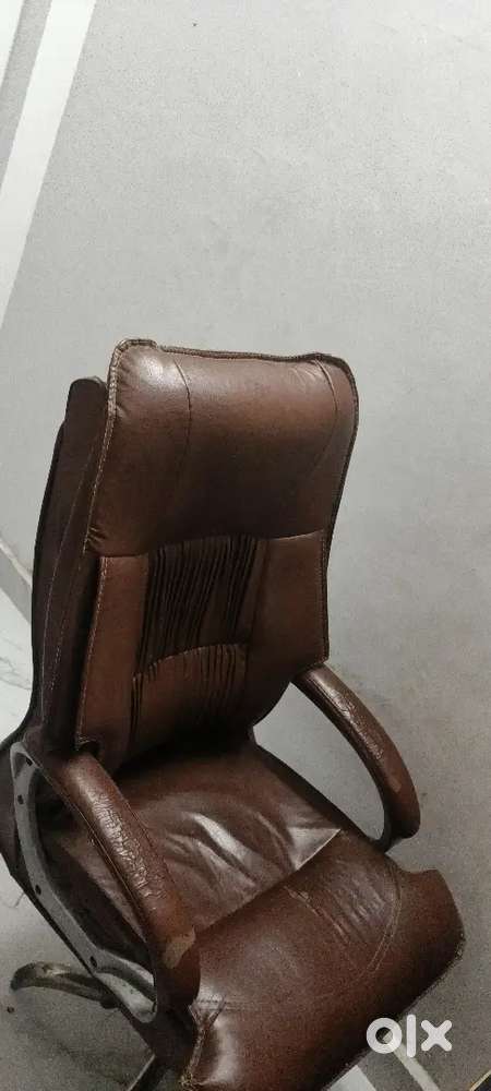 Office boss chair