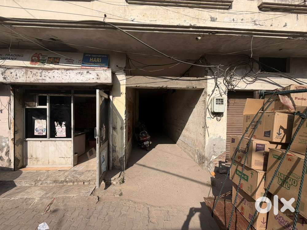 shop sell krni h 110 sqaure feet