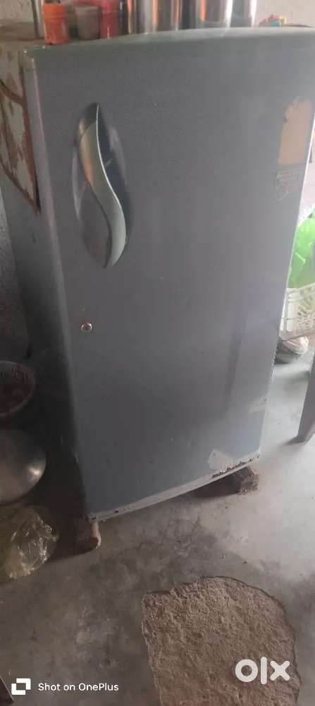 Good condition Main fridge Hain