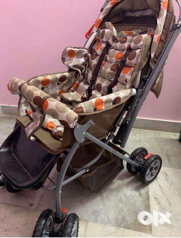 Baby hug stroller