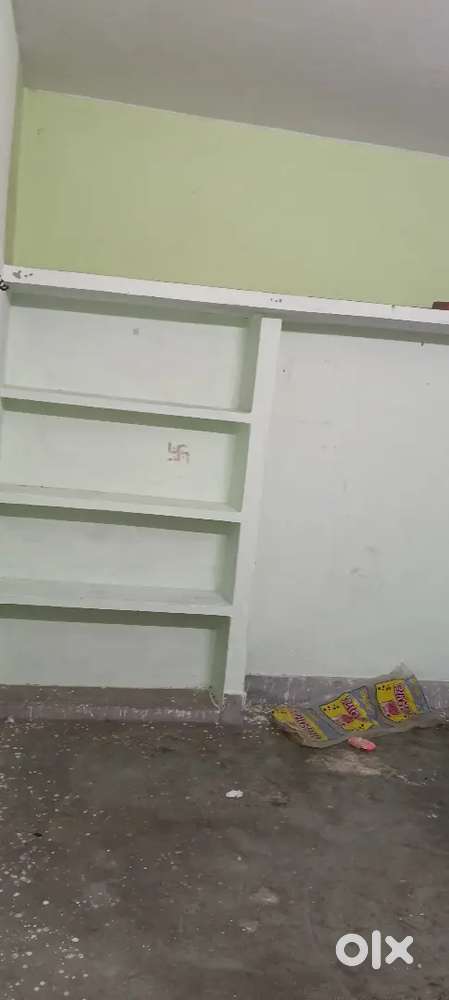 Rooms available for boys,girls & small family in bairahana prayagraj.