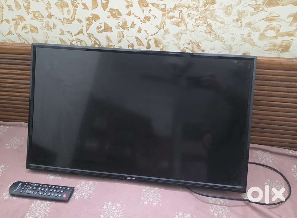 Micromax 32 Inch TV with Stand