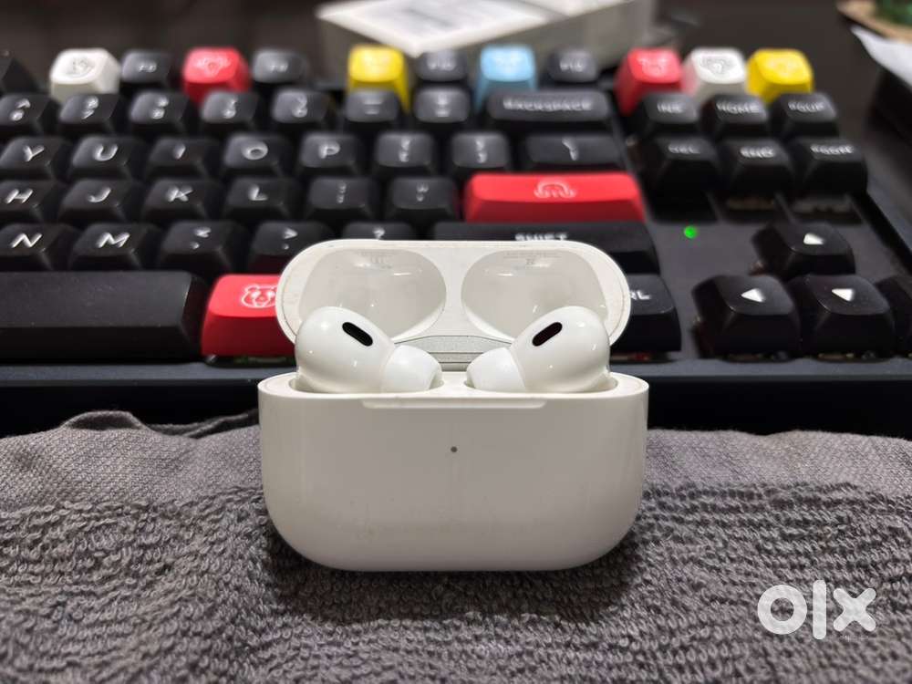 Apple Airpods Pro 2nd Gen with Spigen Leather Case