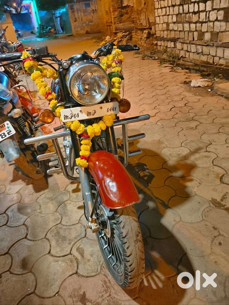 Apni Royal field ki gadi Hai bullet 2018 model new rakhi hai gadi gadi