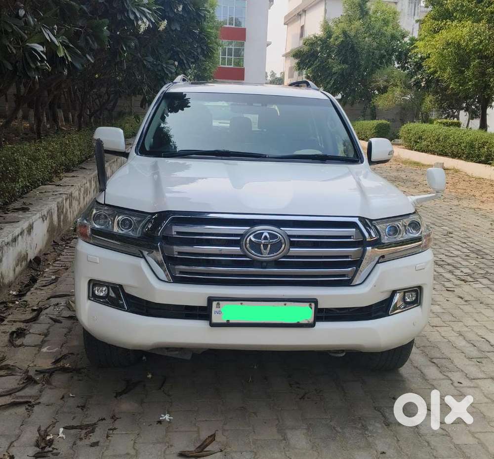 Toyota Land Cruiser 4.5 VX LC 200 Premium 2, 2019, Diesel