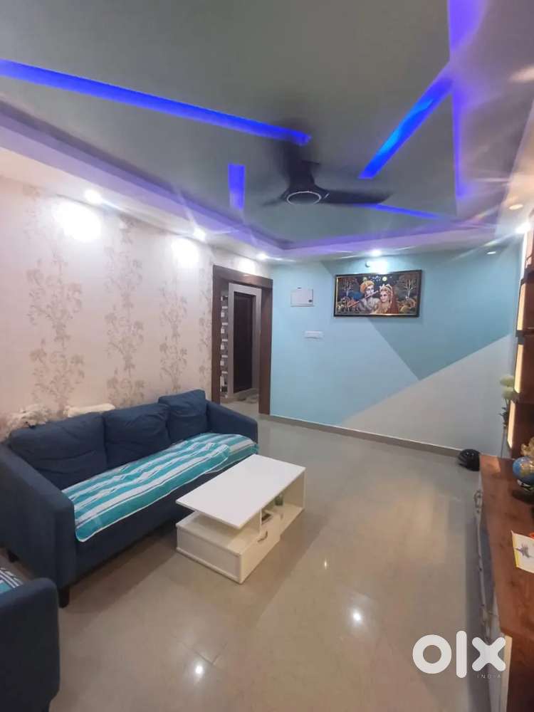 Ready to move fully furnished 3 bhk flat, Price Slightly Negotiable