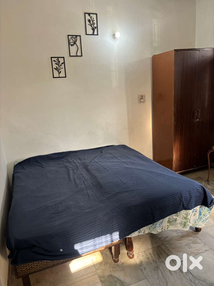 Fully Furnished,Independent,1 AC Room,Kitchen,Bath,Grnd Flr,Sector 69