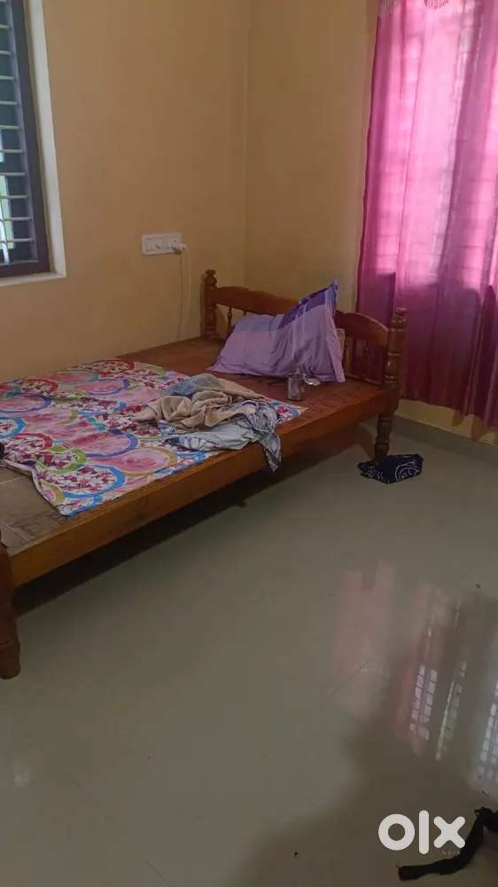 Rooms for bachelors only