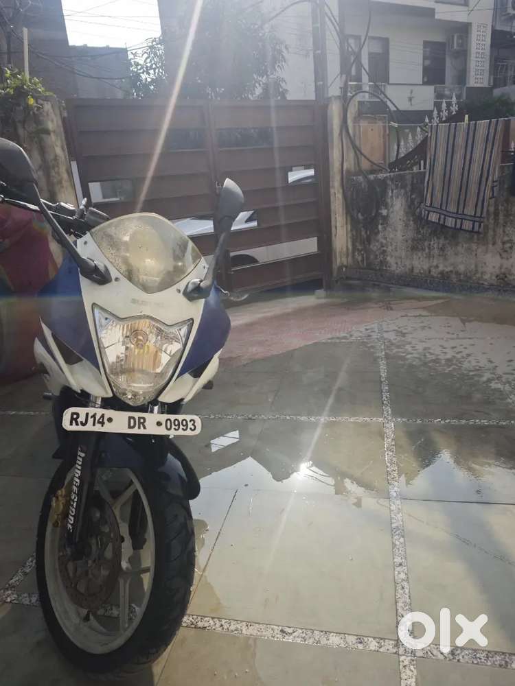 Suzuki Gixxer SF – Budget Sports Bike, Well Maintained