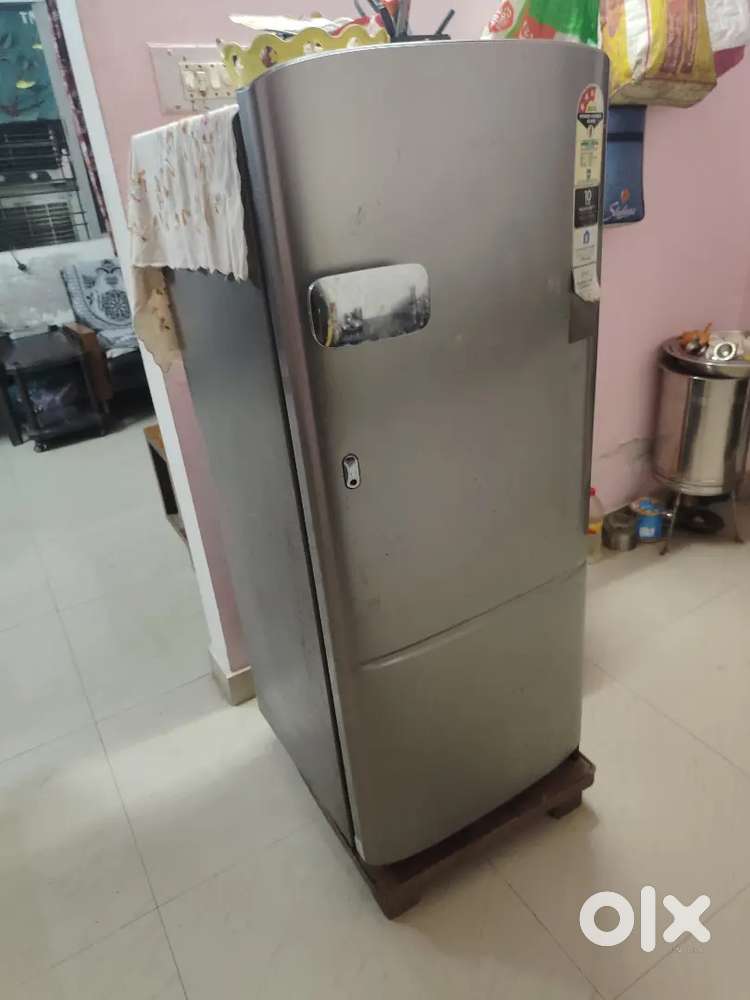 good condition fridge