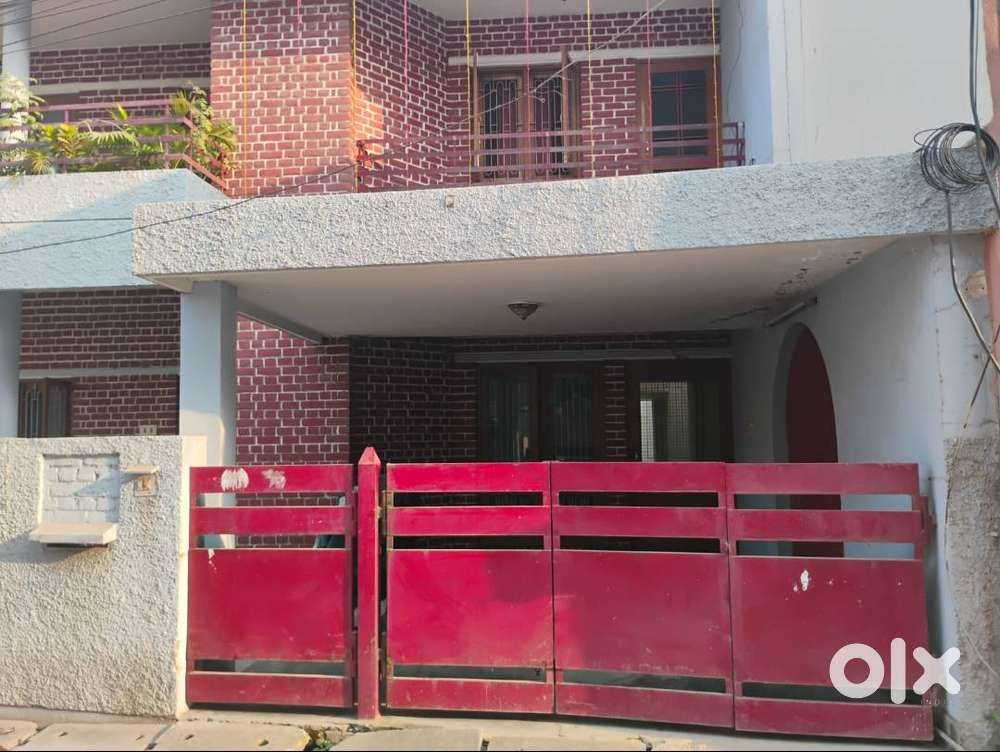 construction done on plot, ajacantnt is plot is vacant plot