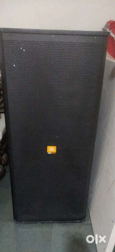 JBl speakers 4 feet